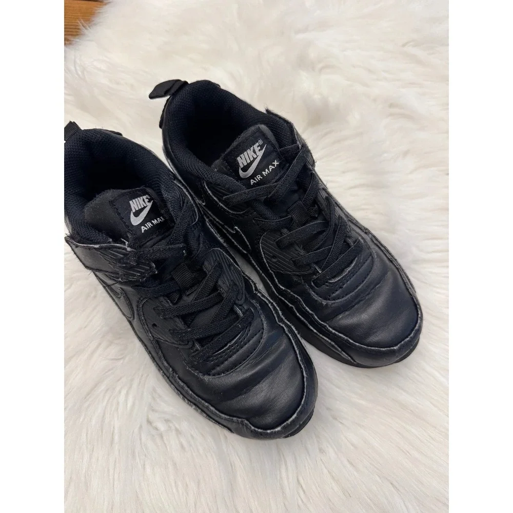 Nike black tennis shoes size 2Y